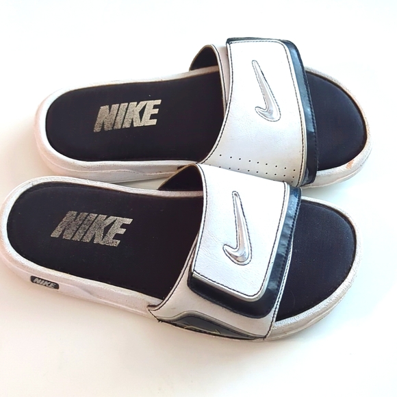 Nike Other - NIKE SLIDES*